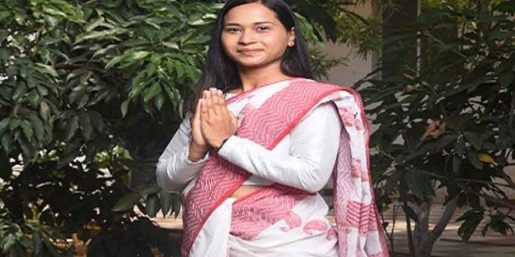 Mandar by-election Congress's Shilpi Neha Tirkey leads in third round