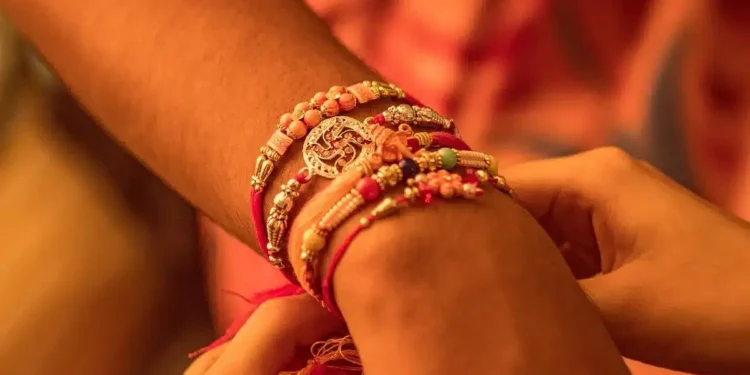 The festival of Raksha Bandhan will be celebrated on August 11 this year, know the auspicious time