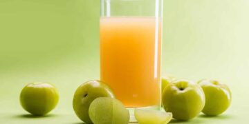 Amla Juice Benefits: Amla juice has miraculous properties, very beneficial for health