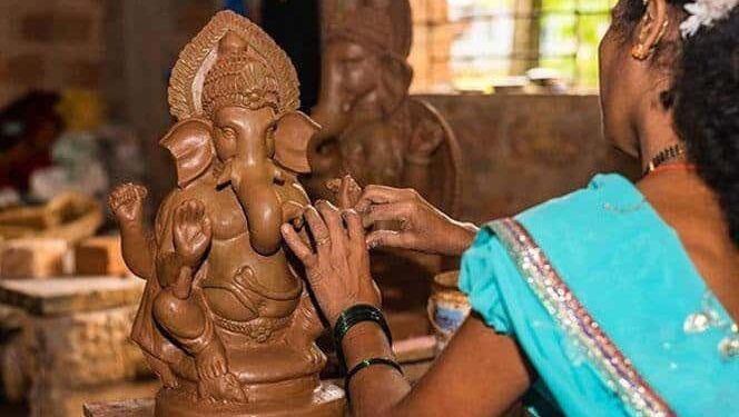 Make Bappa's idol at home with clay, happiness and prosperity will come