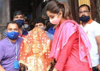 Shilpa Shetty brought home the idol of Bappa with full rituals, shared the video on social media