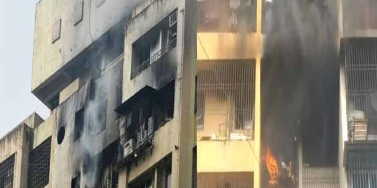 Fire breaks out in flat in Mumbai