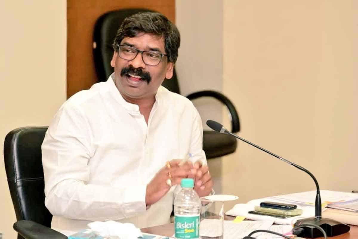 CM Hemant Soren reached Bengaluru to attend the meeting of opposition parties