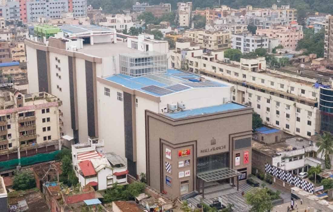 Mall of Ranchi is built in 2.5 lakh square feet. This mall was inaugurated on Saturday in front of Akashvani in Ratu Road