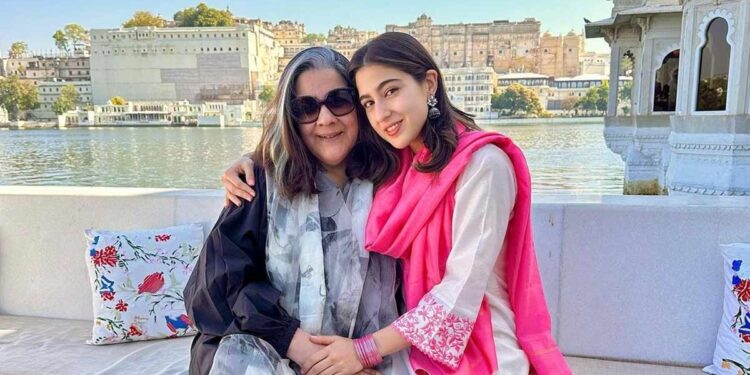 Sara Ali Khan and Amrita Singh