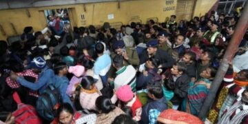 mahakumbh-prayagraj-train-stampede-at-new-delhi-railway-station-17-people-died